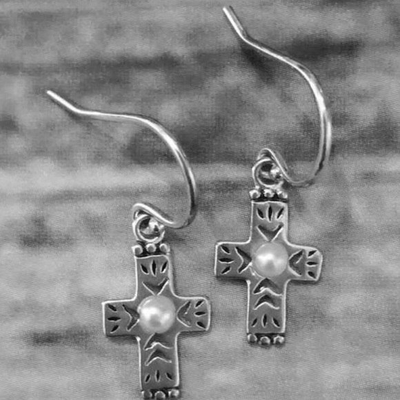 Silpada RARE Vintage Sterling Silver Pearl Dainty Cross Earrings - Picture 7 of 15